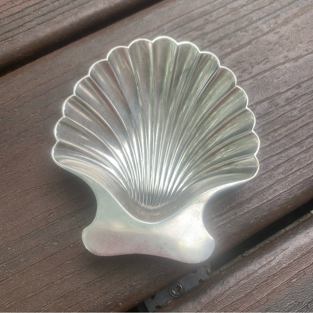 Tiffany & Co. Vintage Solid Sterling Silver 925 Shell Shaped Dish